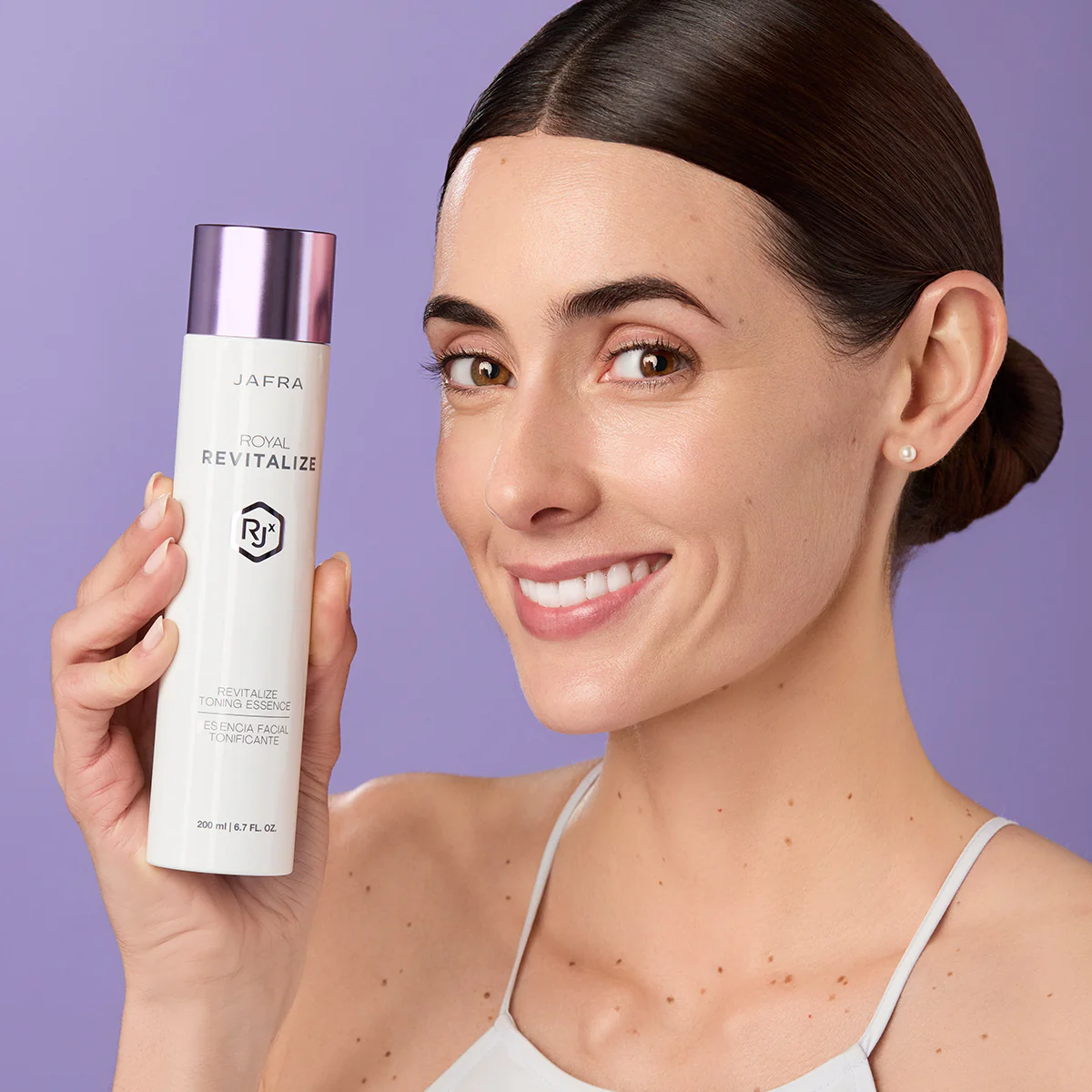 JAFRA Revitalize Toning Essence - Image 3