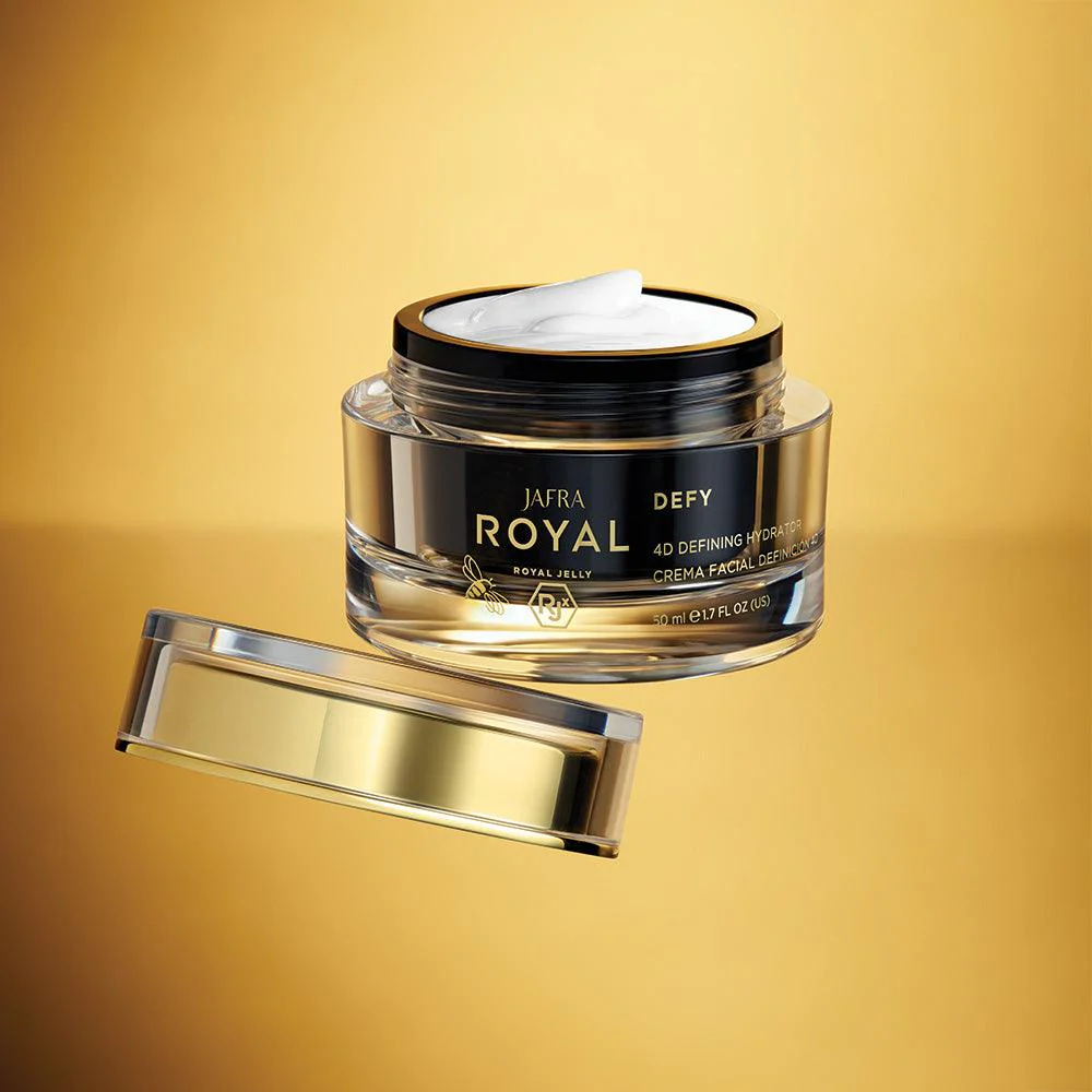JAFRA ROYAL Defy 4D Defining Hydrator - Image 4
